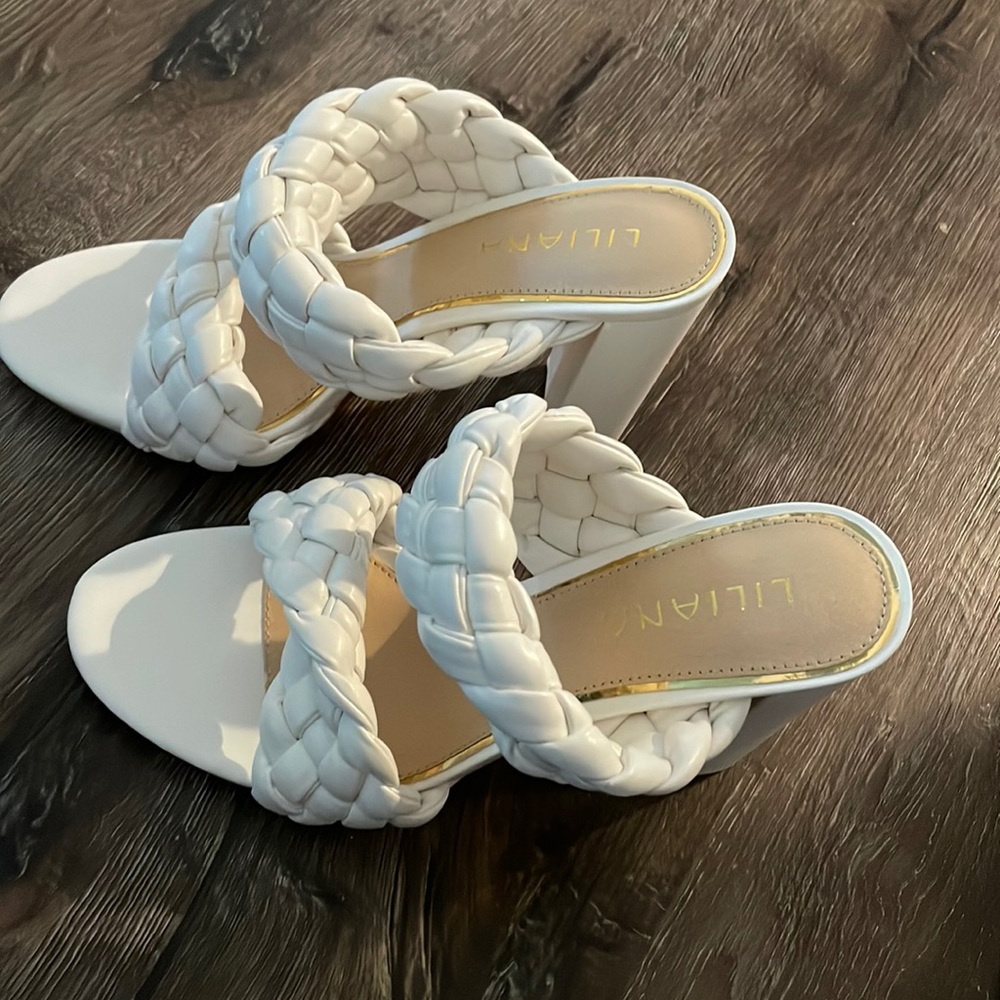 Size 9 white heels